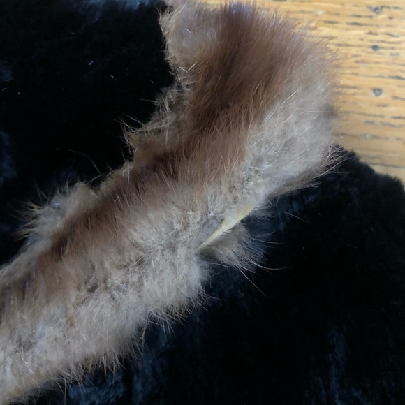 VINTAGE 40’s 50’s BLACK FUR COAT WITH MINK COLLAR - Picture 4 of 8